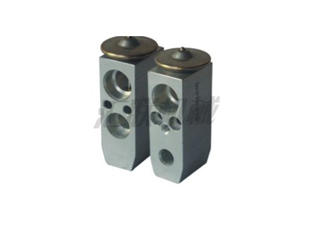 L-2014 Komatsu expansion valve