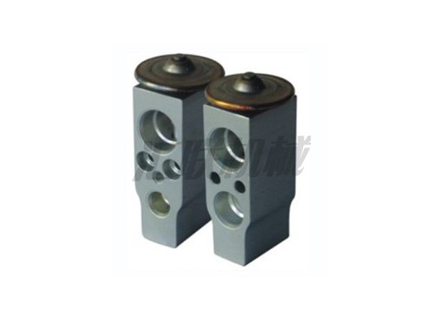 L-2017 Kobelco expansion valve